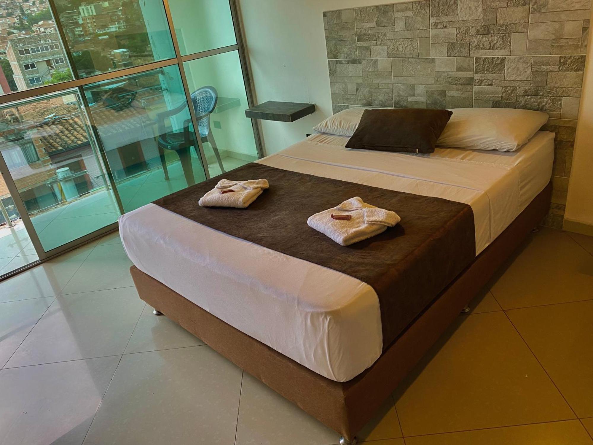 Hotel Buenos Aires Central Medellín Exteriör bild